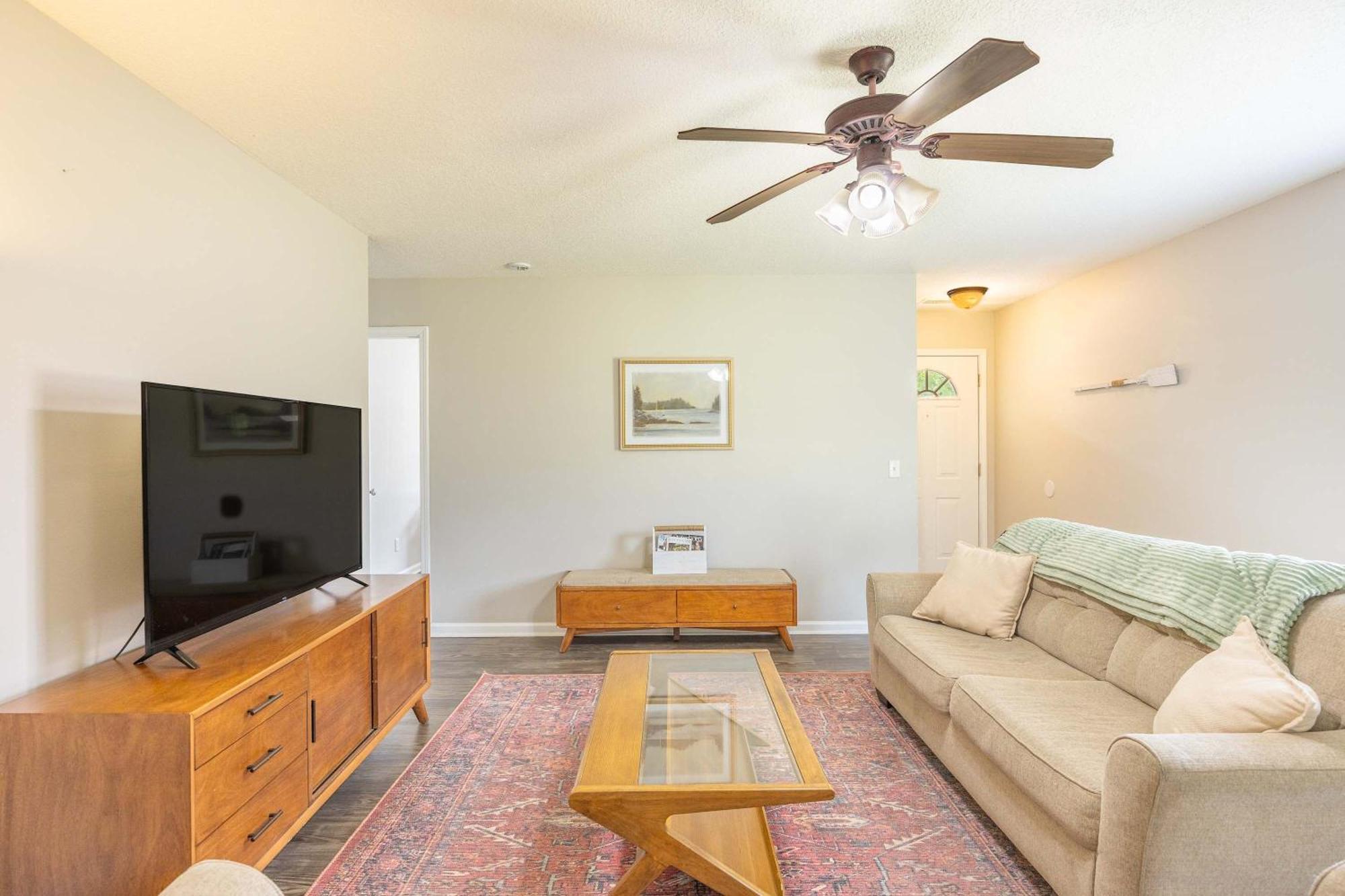 סטייטסבורו Cozy And Contemporary Villa 1 Mile From Gsu מראה חיצוני תמונה